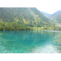 中国・チベット・九賽溝・世界遺産〜コバルトブルーが美しい湖の写真素材(2)