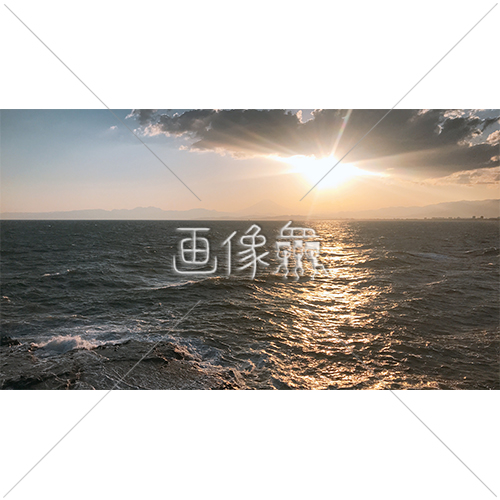 夕日の映る海の写真 画像衆 デザインを簡単レベルアップ 写真 模様 イラストのダウンロードサイト