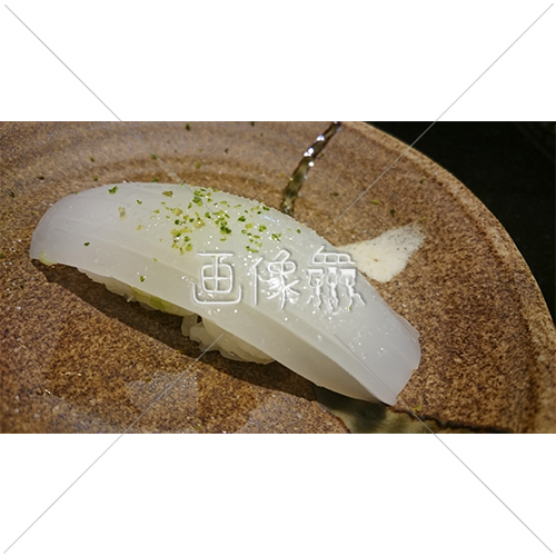 ツヤツヤのイカのお寿司の写真素材 画像衆 デザインを簡単レベルアップ 写真 模様 イラストのダウンロードサイト